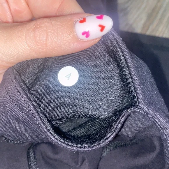 Black 25” Lulu lemon leggings - Picture 5 of 6